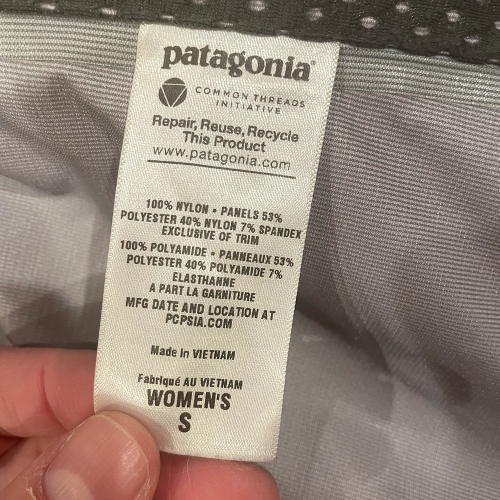 Women’s Patagonia Shell - Picture 5 of 5